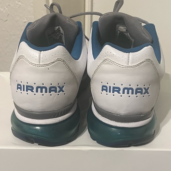 Nike AirMax 2011 - Picture 4 of 4